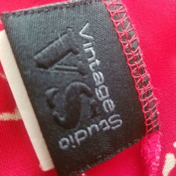 Red Black White VINTAGE STUDIO Skirt. Size M. 100% polyester. - Picture 10 of 12